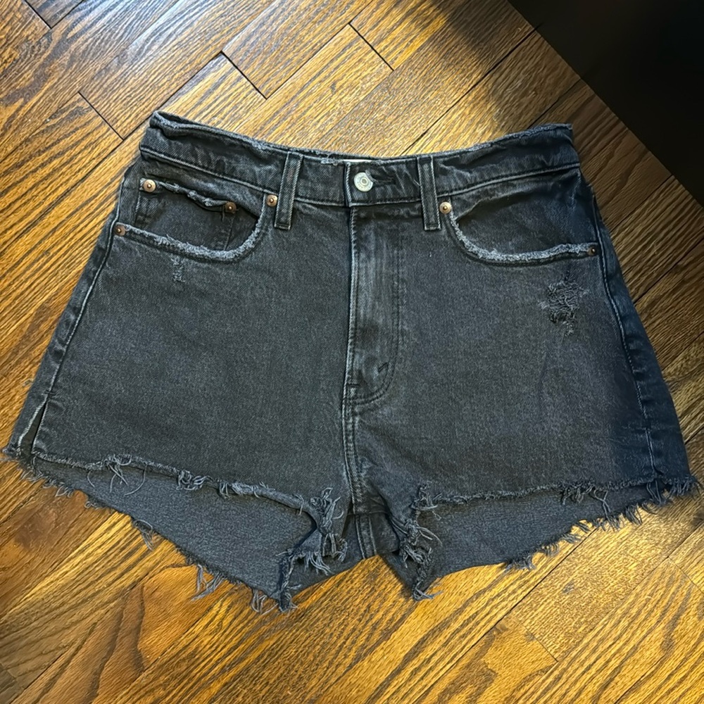 Abercrombie curve love mom short size 6/28 black denim